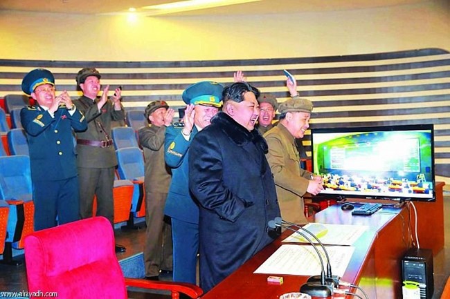 كوريا الشمالية تستفز العالم وتطلق صاروخا بعيد المدى