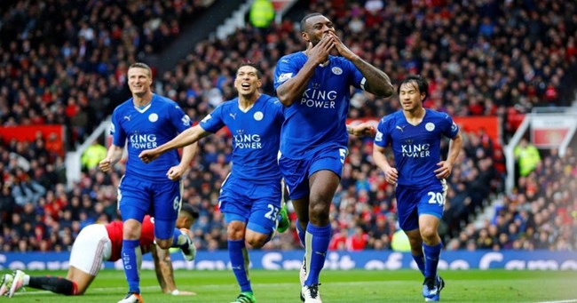 سوانزي يهزم ليفربول بثلاثية في الدوري الإنجليزي
