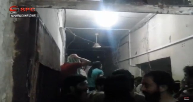 دمشق تنفي سيطرة معتقلين على سجن حماة المركزي