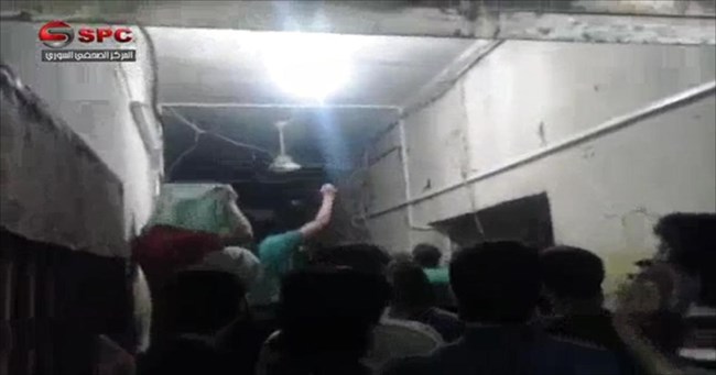 النظام يقتحم سجن حماة ويوقع إصابات
