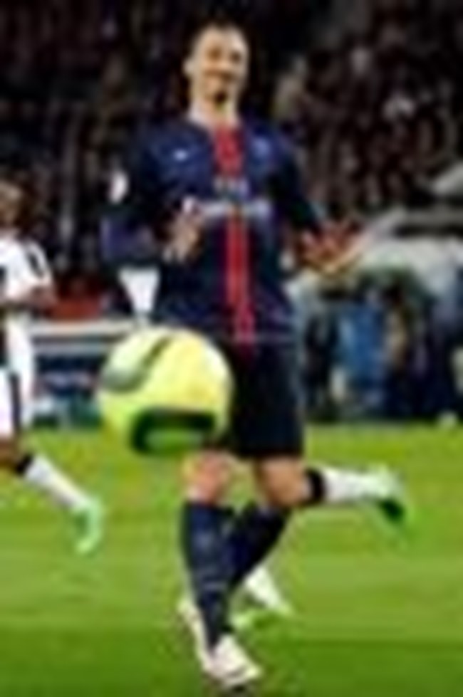 إبراهيموفيتش أفضل لاعب في الدوري الفرنسي لثالث مرة في أربع سنوات