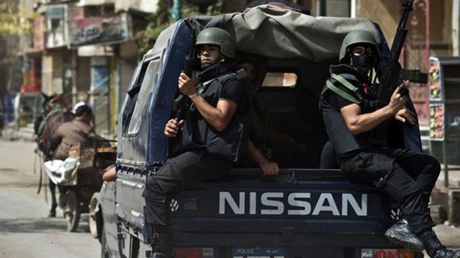 مصر استشهاد ضابط و7أفراد في هجوم مسلح على سيارة شرطة
