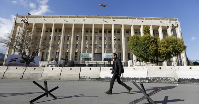 المركزي السوري يخفض الليرة مع تزايد الضغوط