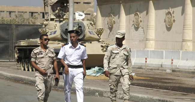 تفجير حافلة شمال مصر ومقتل ثلاثة من الشرطة